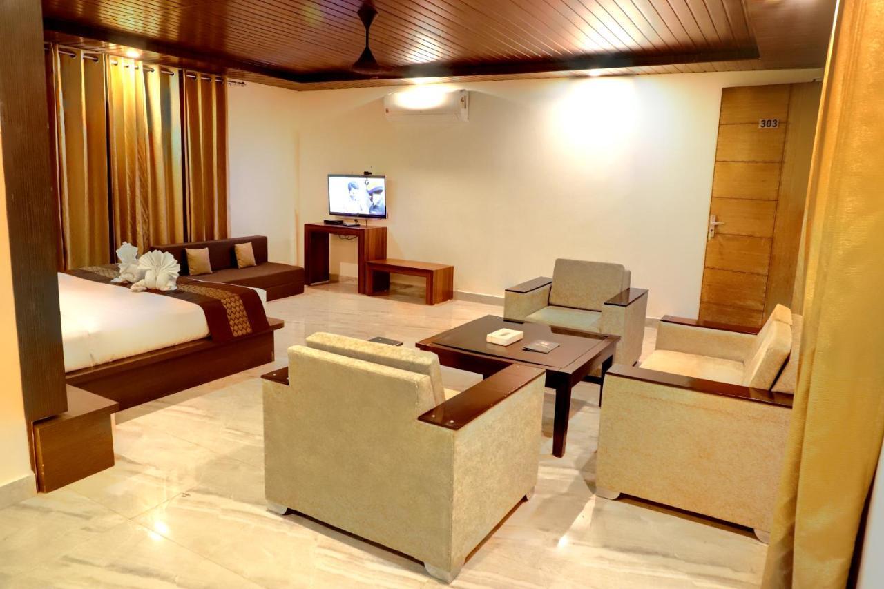 Skywood Resort Shoghi Shogi Εξωτερικό φωτογραφία